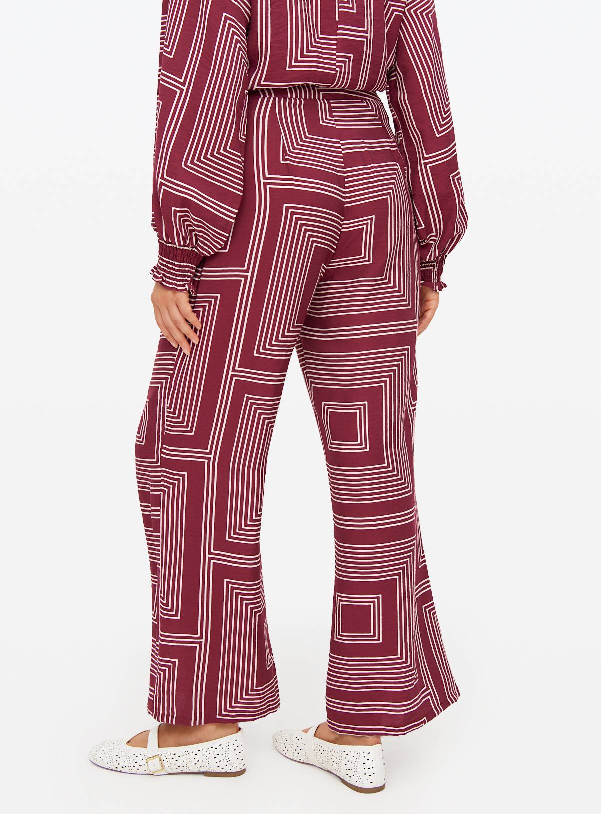 Red Geometric Printed Wide Leg Co-ord Trousers  18S - Image 4